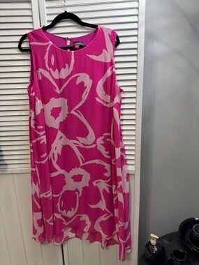 Vince Camuto Pink and Cream Floral Midi Dress